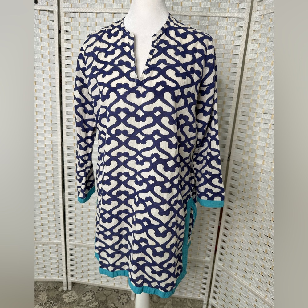 Roberta Roller Rabbit V-neck Navy "BIG CATA" Print Tunic Pullover